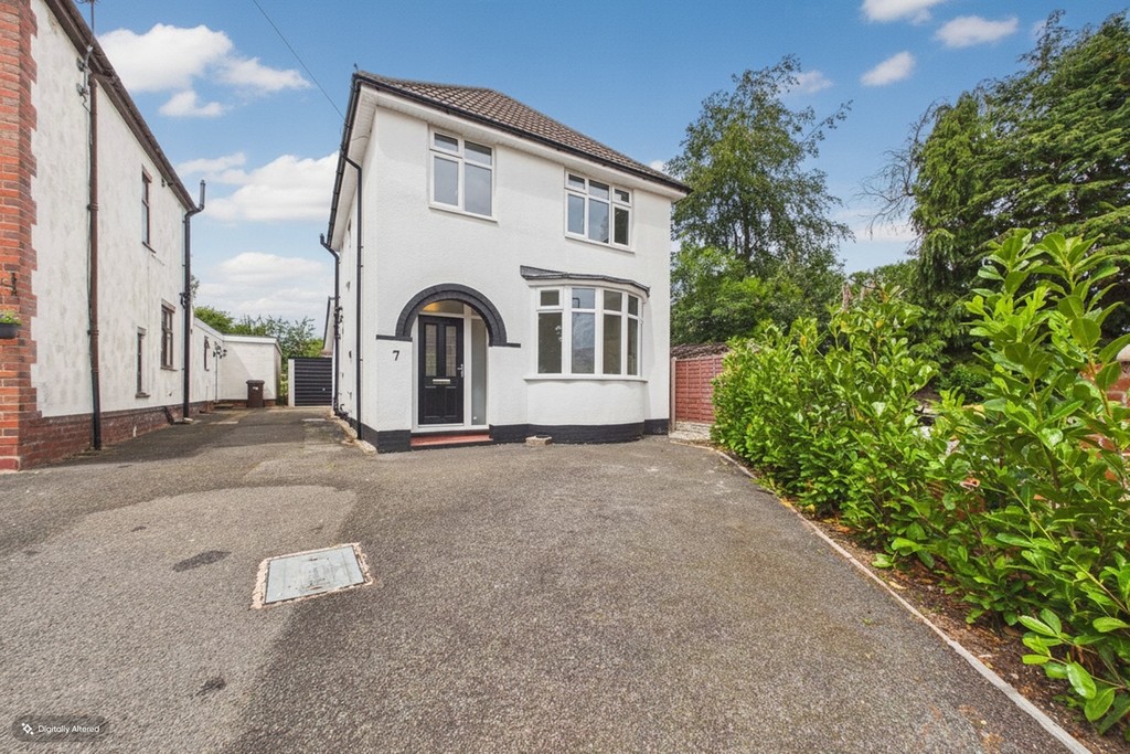3 bedroom Detached house For Sale