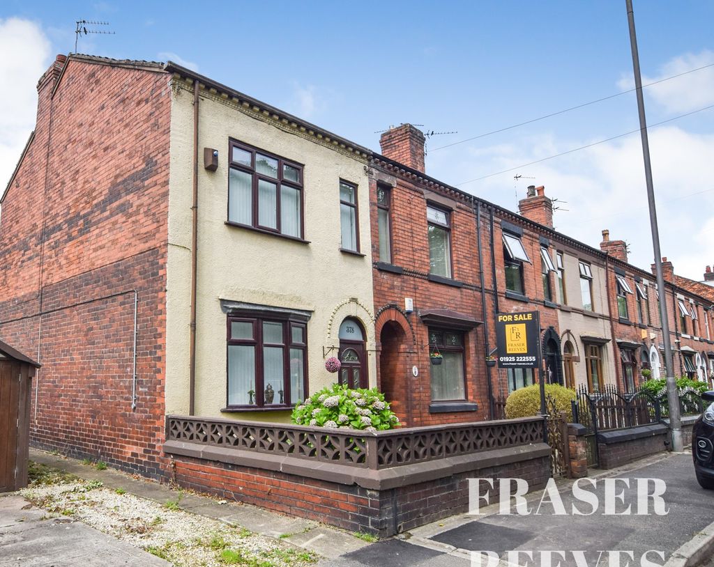 2 bedroom End of terrace house Under Offer