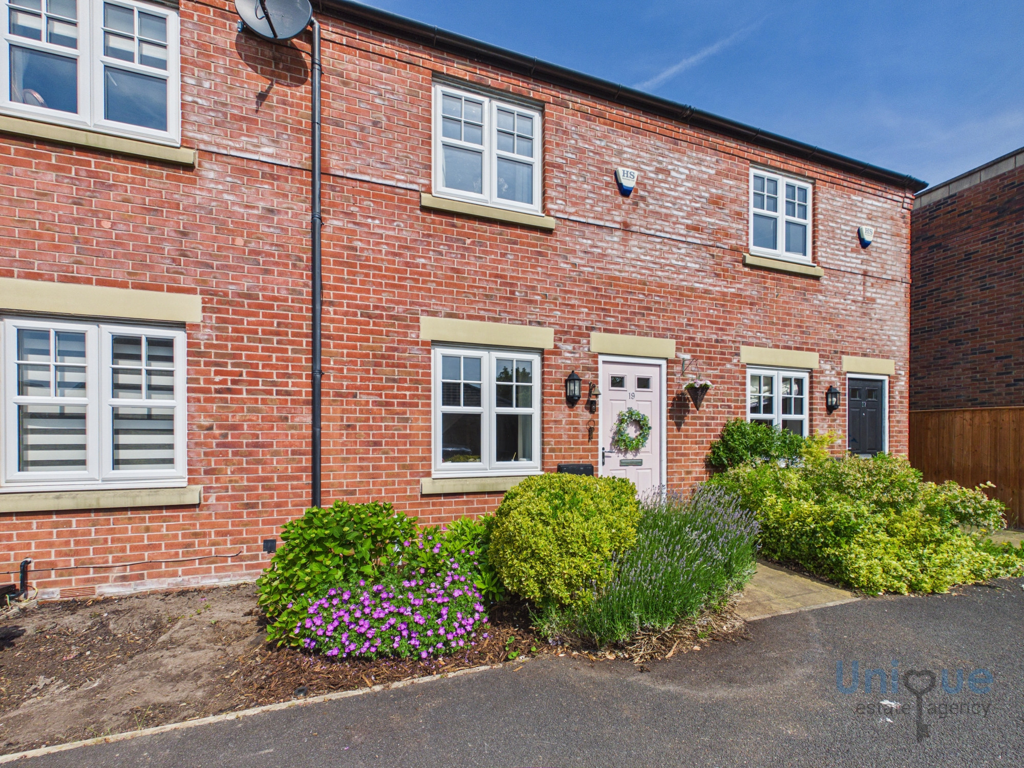 2 bedroom Terraced House Under Offer