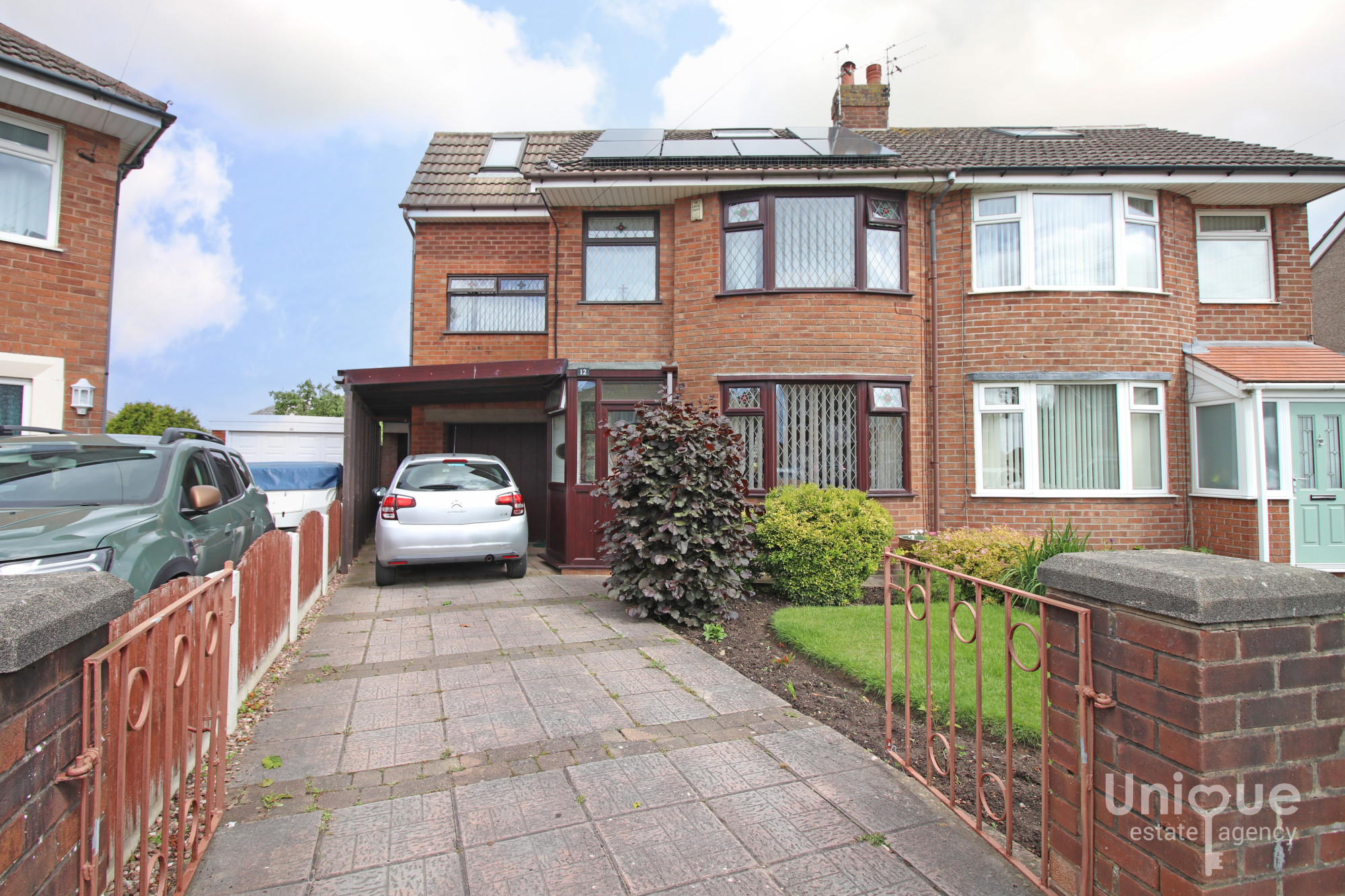 4 bedroom Semi-detached house For Sale
