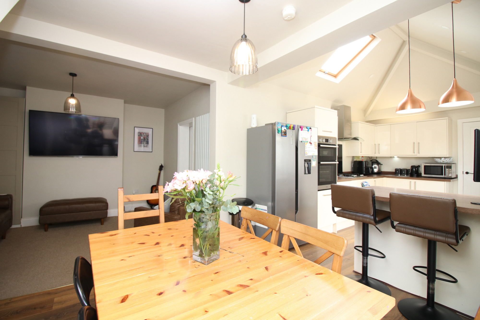 5 bedroom Semi-detached house For Sale