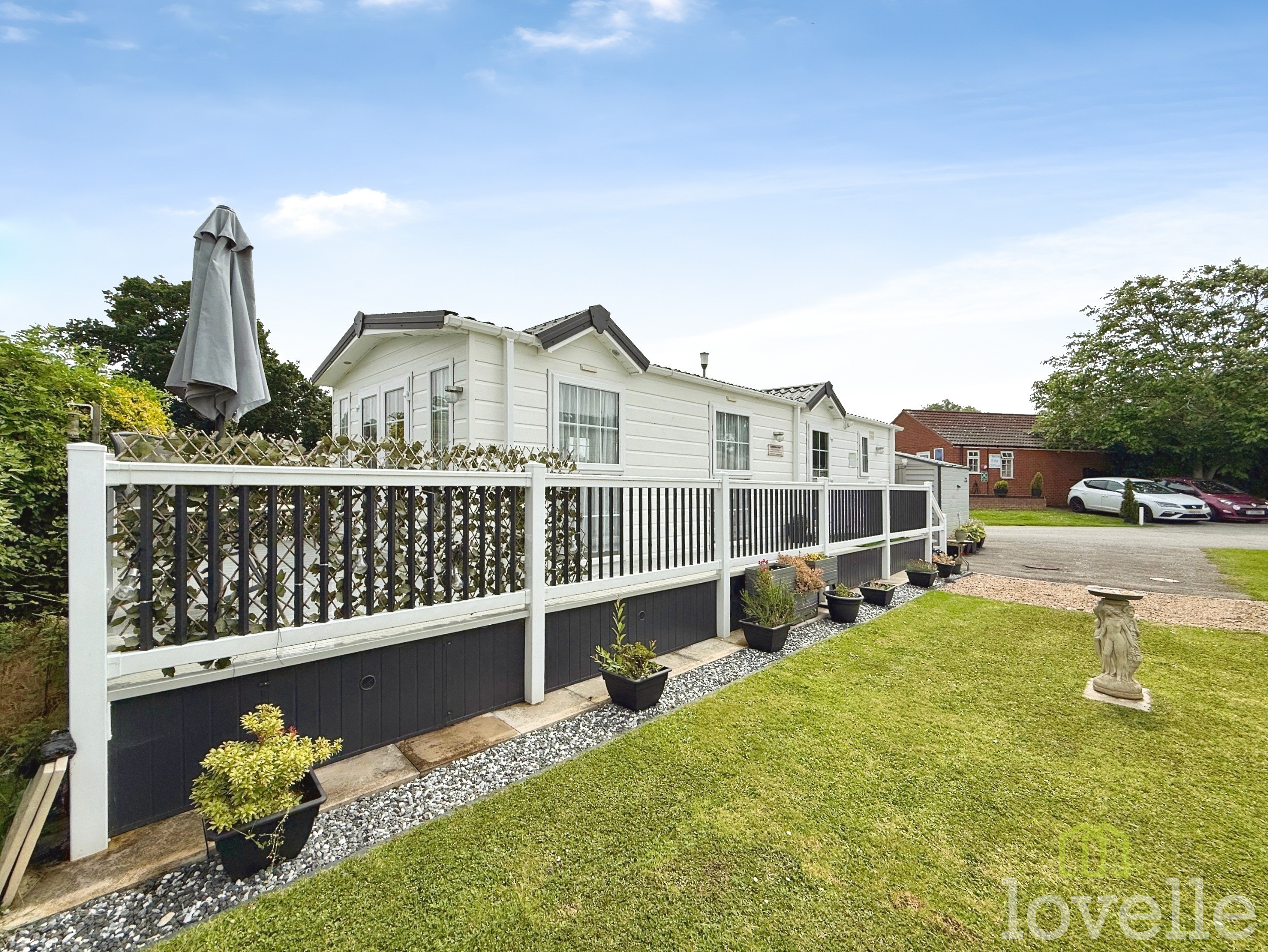 2 bedroom Property For Sale