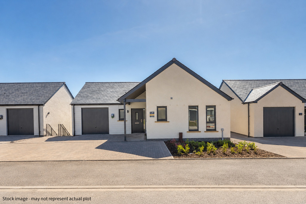 4 bedroom Link detached house For Sale