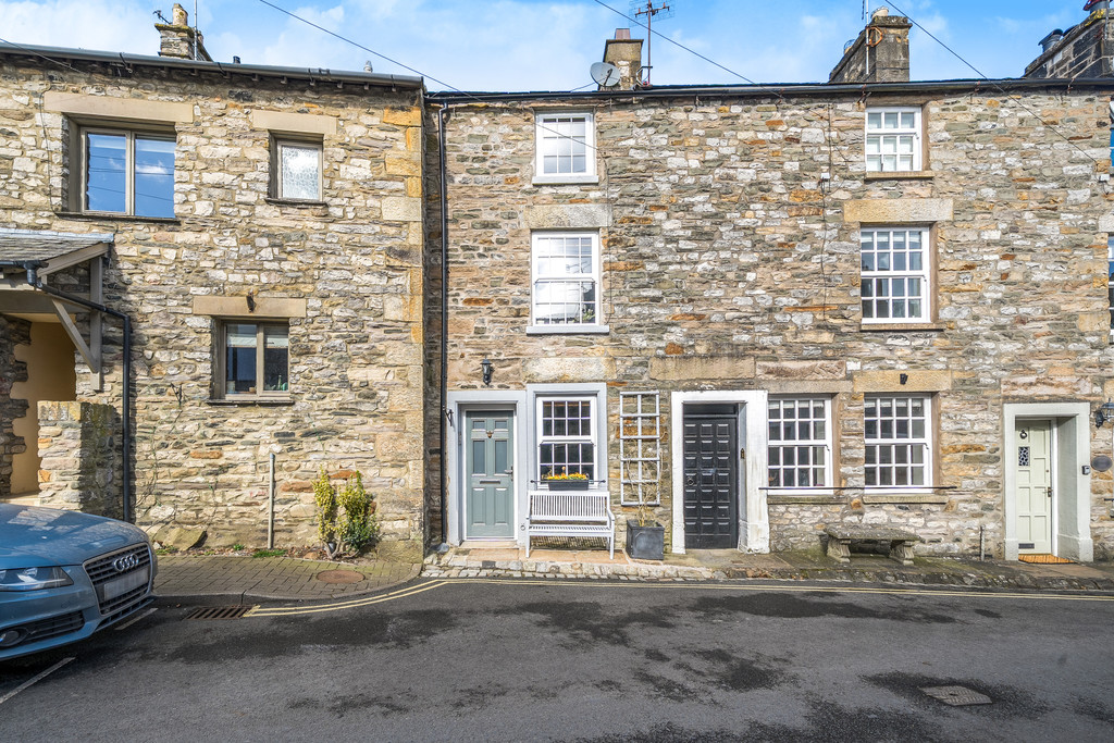2 bedroom Cottage For Sale