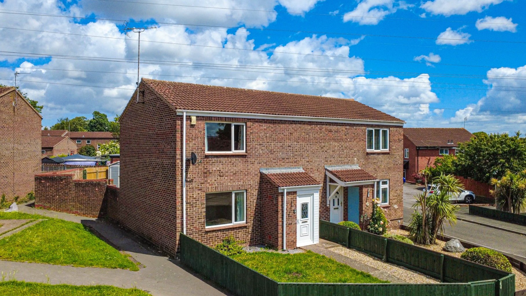 2 bedroom House (unspecified) Under Offer