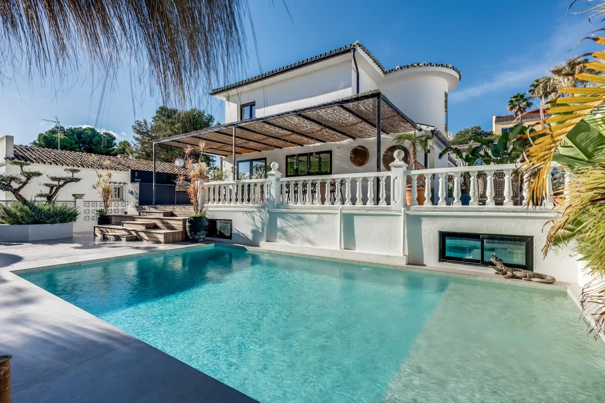 5 bedroom Villa For Sale