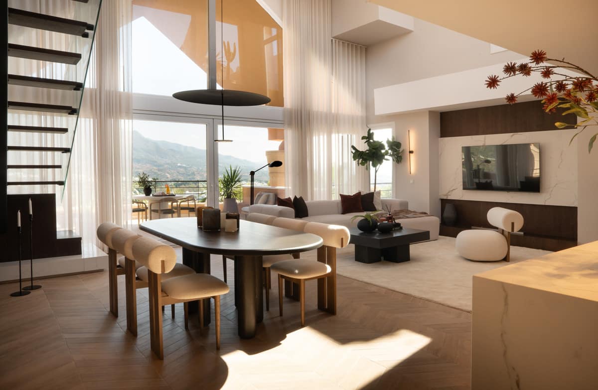 3 bedroom Apartment For Sale