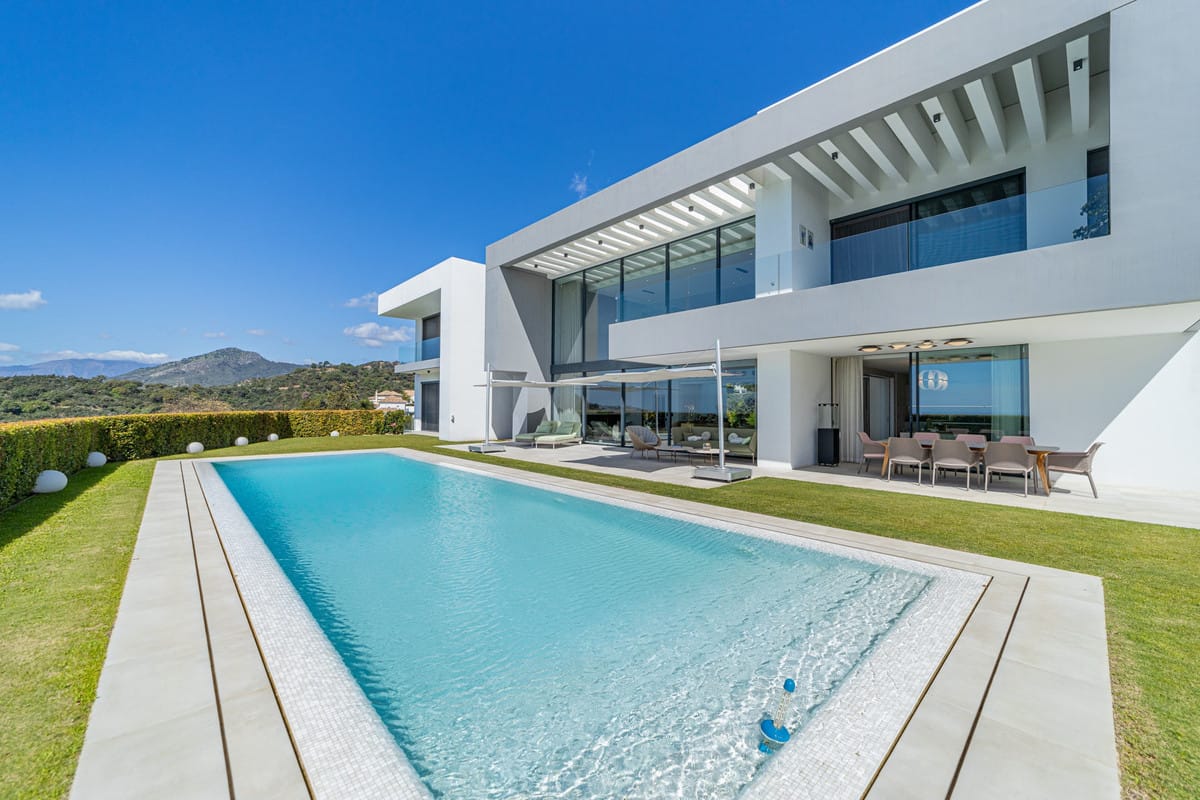 5 bedroom Villa For Sale