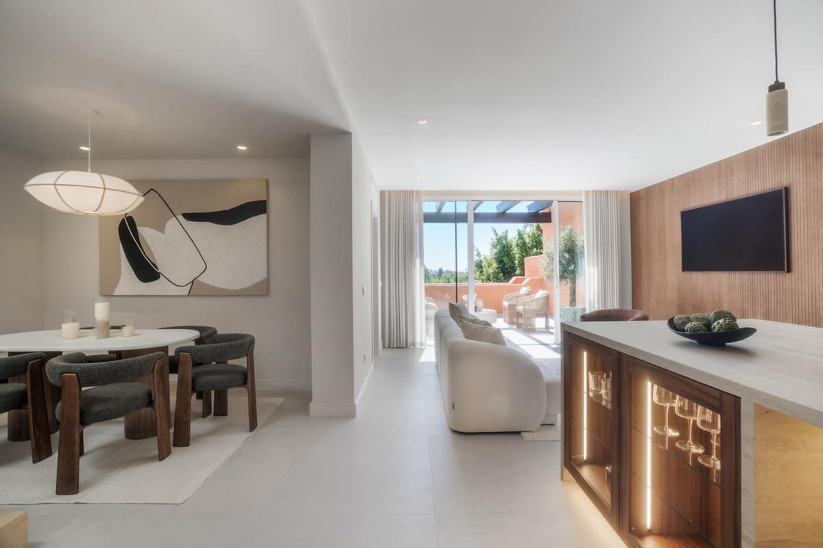 4 bedroom Apartment For Sale