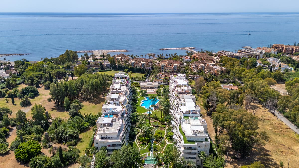 3 bedroom Apartment For Sale