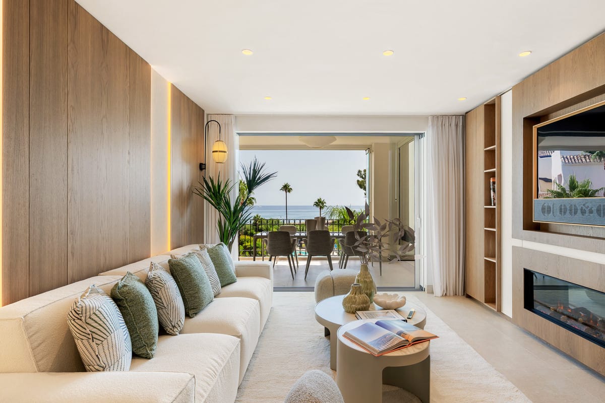 3 bedroom Apartment For Sale