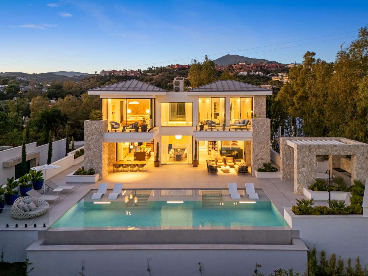 5 bedroom Villa For Sale