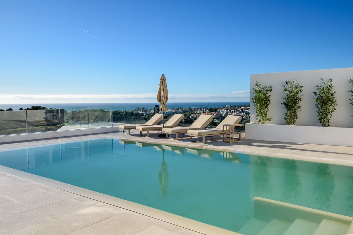 5 bedroom Villa For Sale