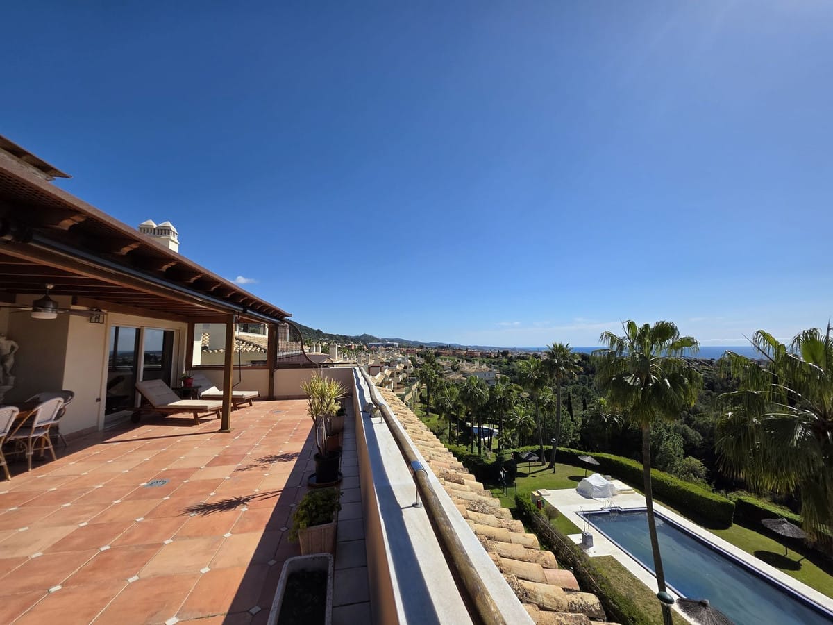 4 bedroom Apartment For Sale