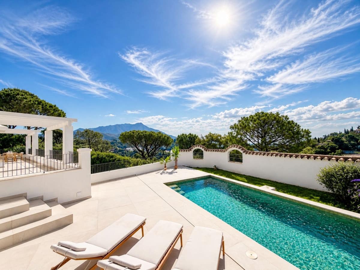 5 bedroom Villa For Sale