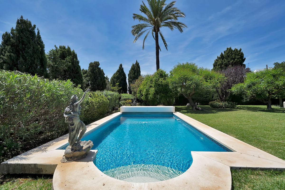 4 bedroom Villa For Sale