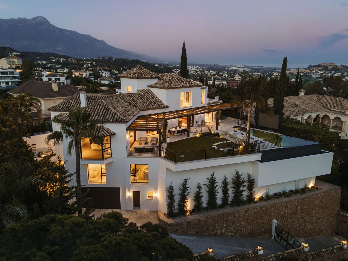 6 bedroom Villa For Sale