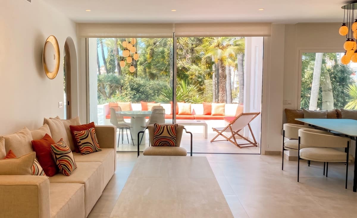 3 bedroom Apartment For Sale