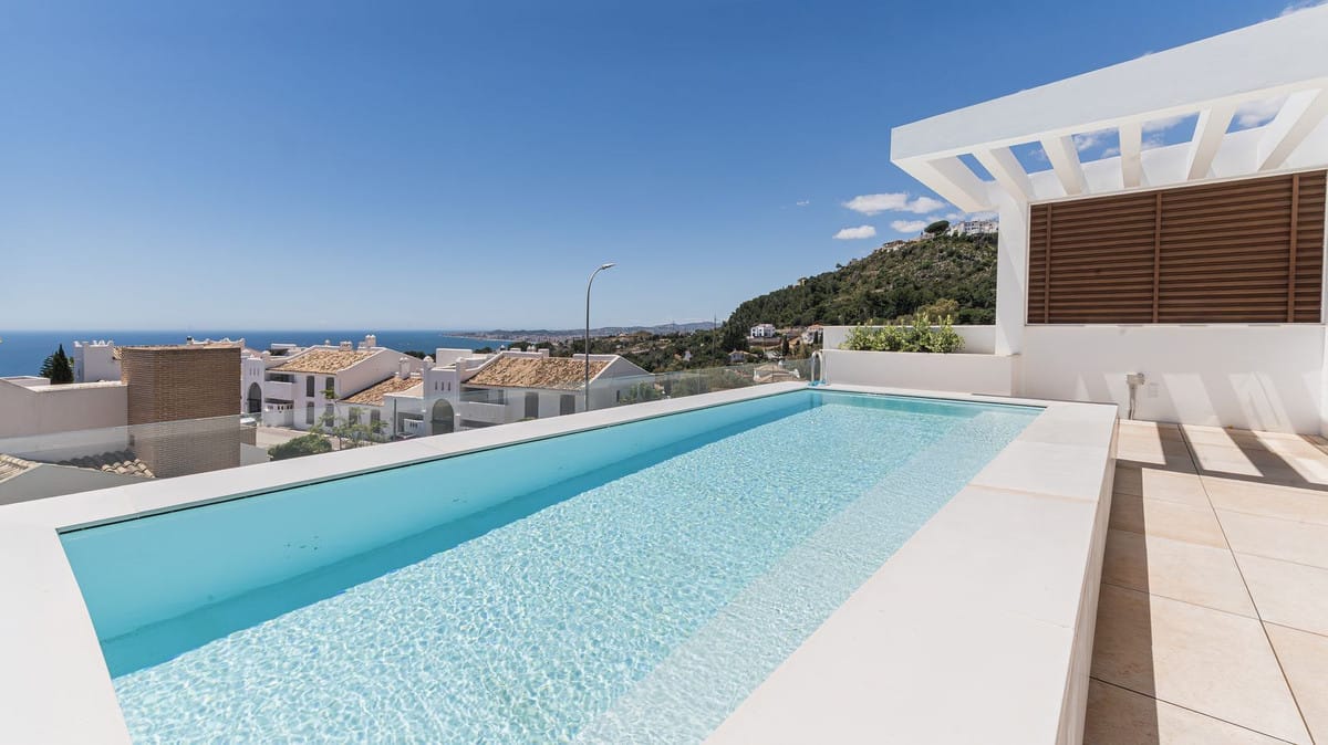 5 bedroom Villa For Sale