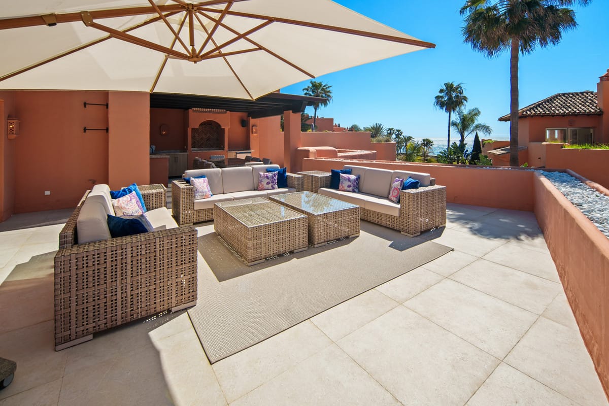 3 bedroom Apartment For Sale