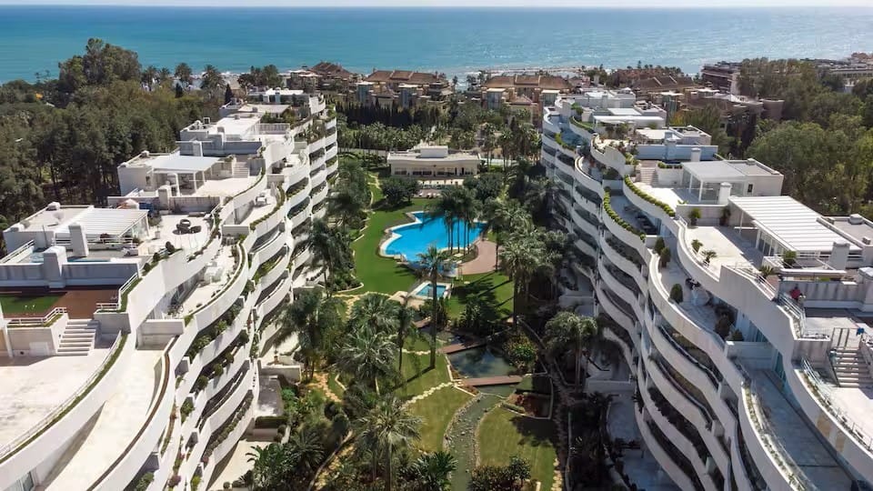 3 bedroom Apartment For Sale