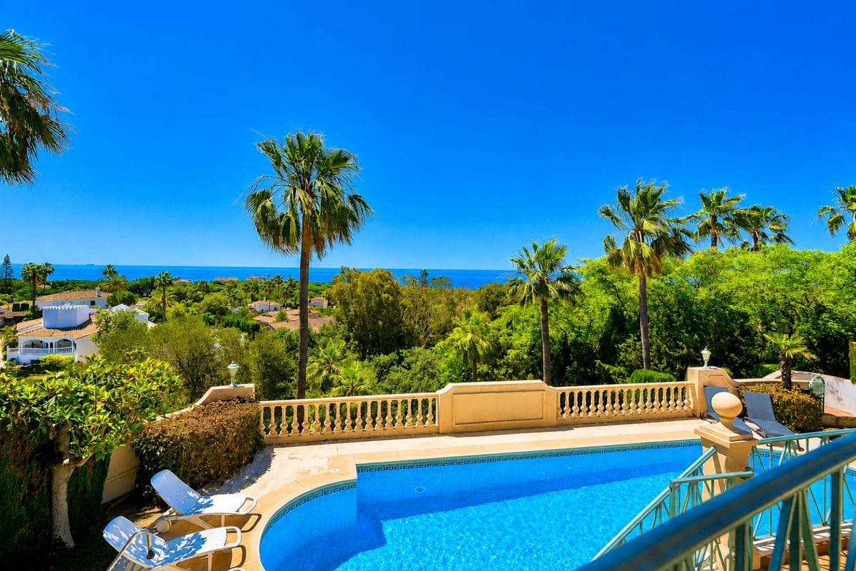 6 bedroom Villa For Sale
