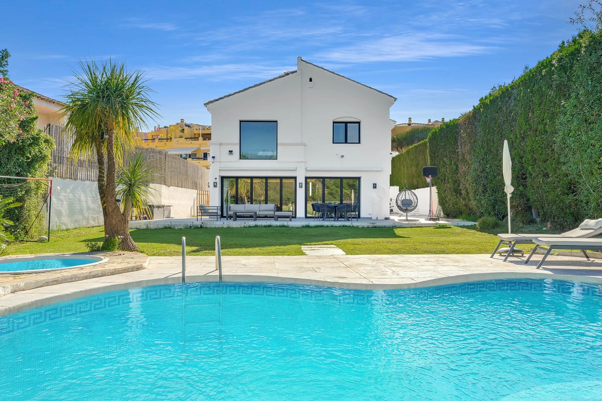 4 bedroom Villa For Sale