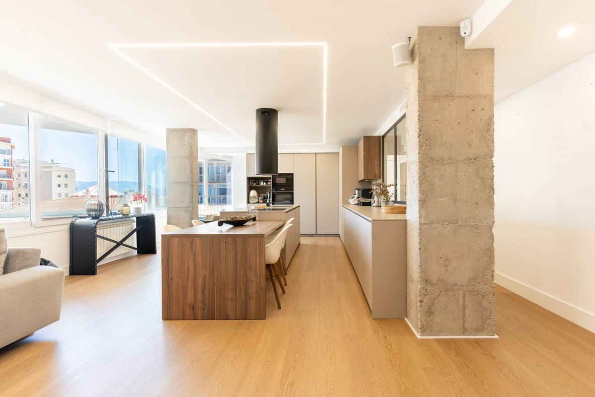 4 bedroom Apartment For Sale