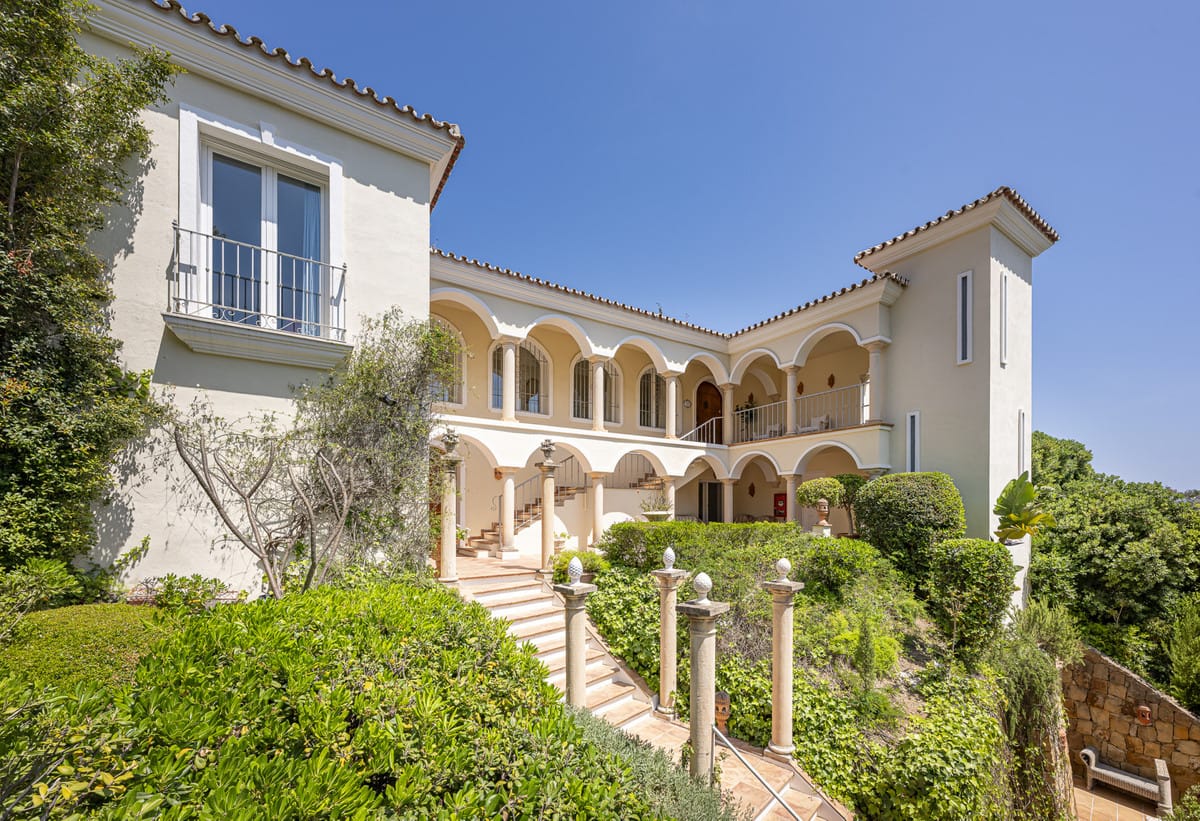 6 bedroom Villa For Sale