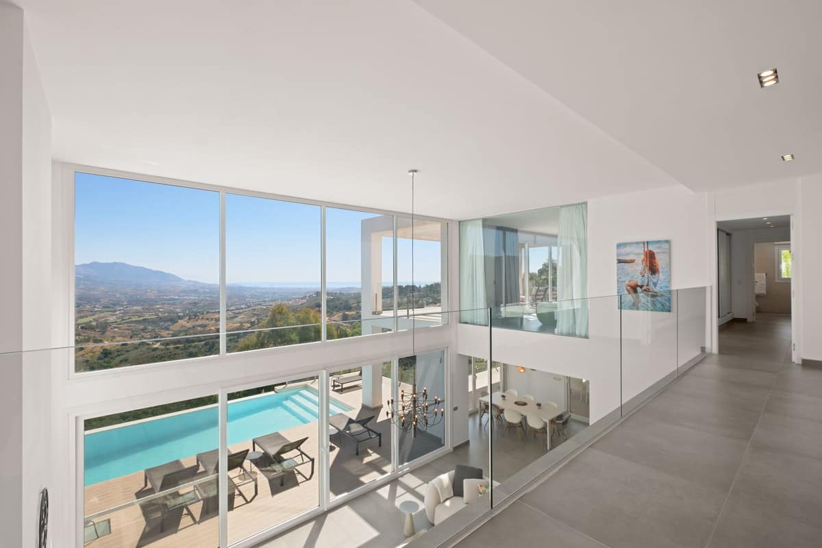 5 bedroom Villa For Sale