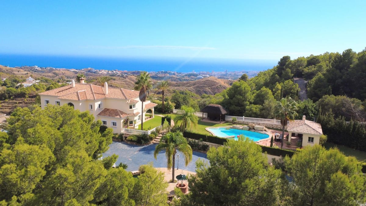 6 bedroom Villa For Sale