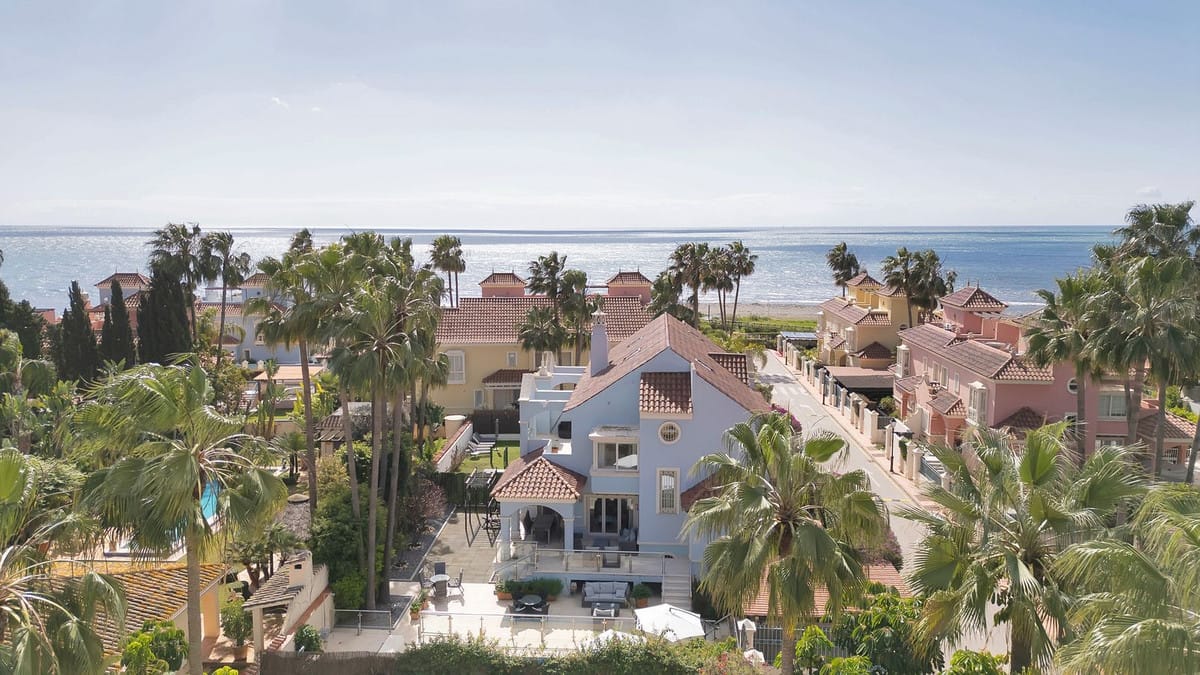 7 bedroom Villa For Sale