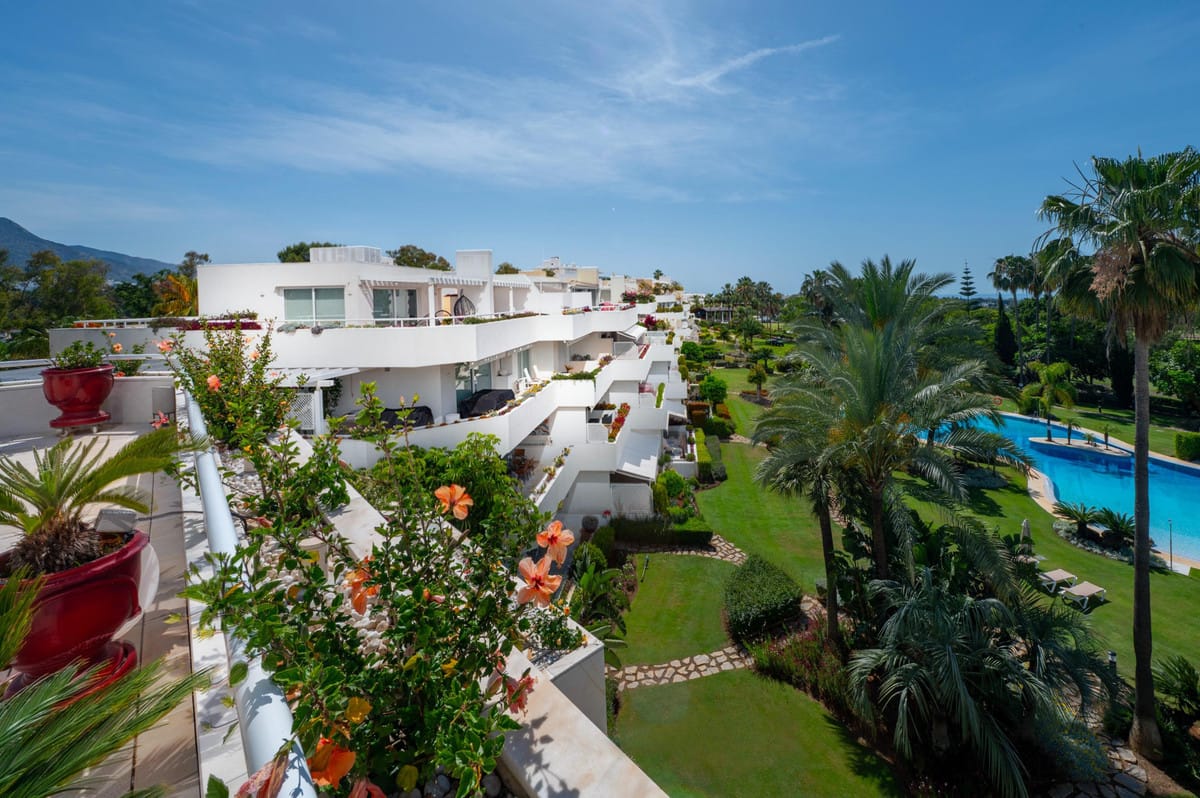 4 bedroom Apartment For Sale