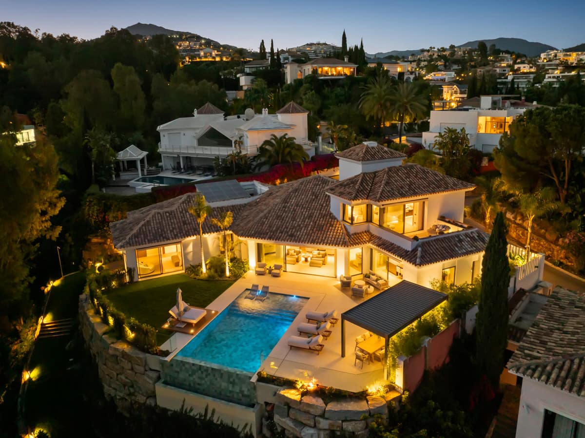 6 bedroom Villa For Sale