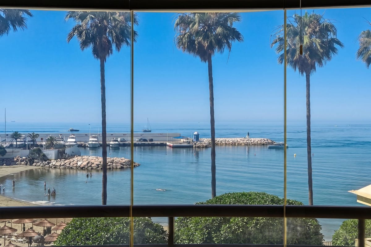 3 bedroom Apartment For Sale