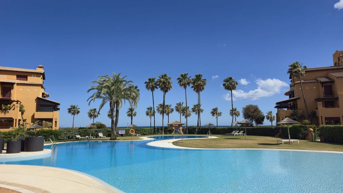 3 bedroom Apartment For Sale