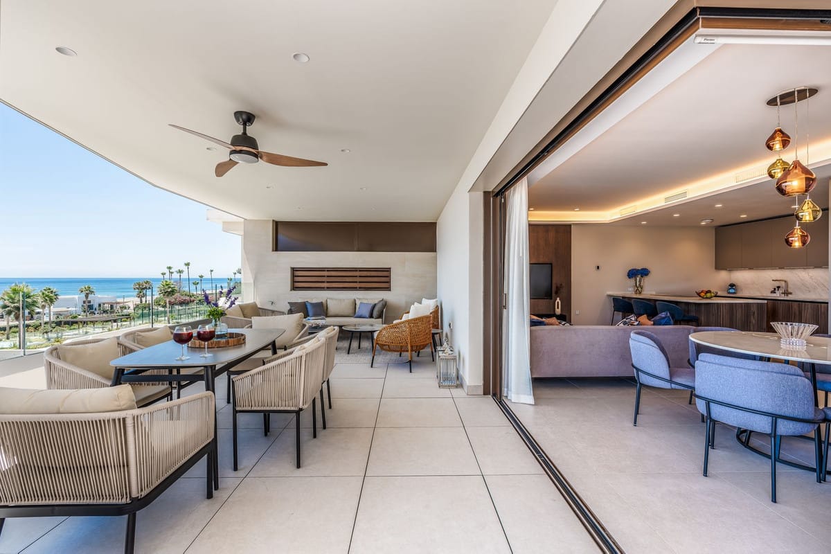 3 bedroom Apartment For Sale
