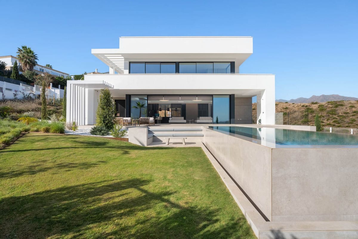 4 bedroom Villa For Sale