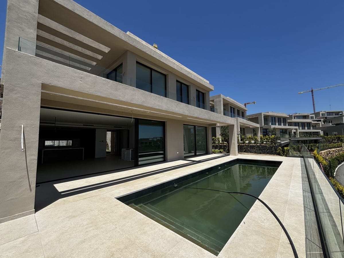 4 bedroom Villa For Sale