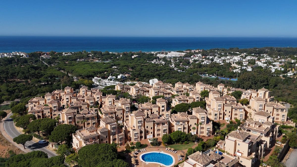 4 bedroom Apartment For Sale