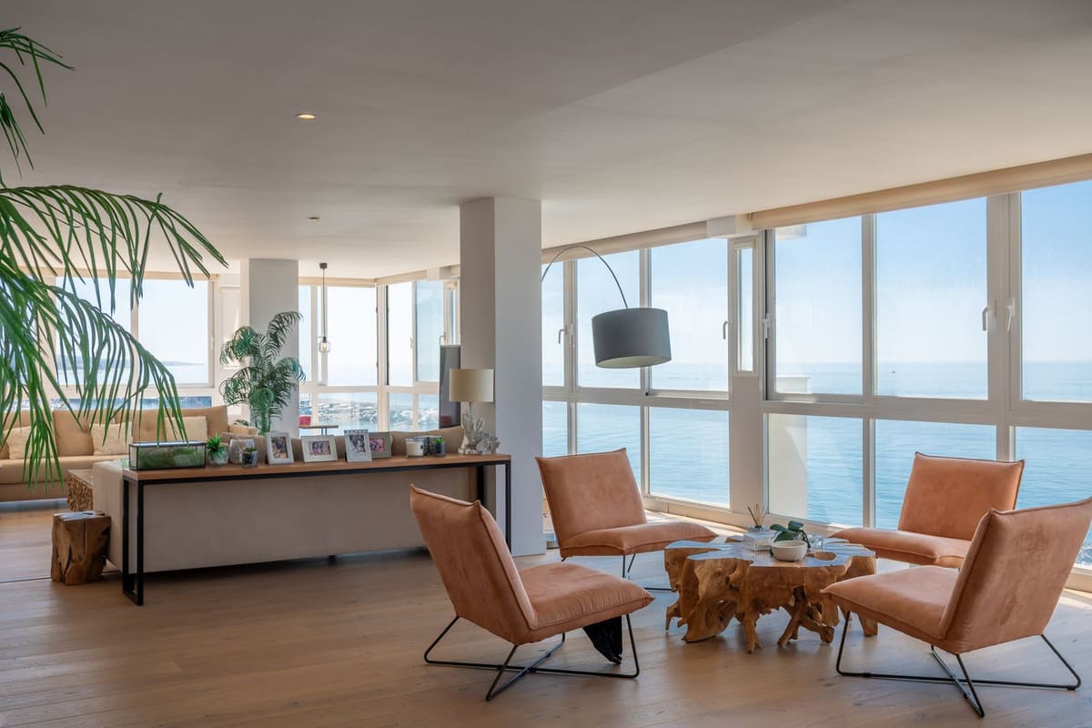 4 bedroom Apartment For Sale