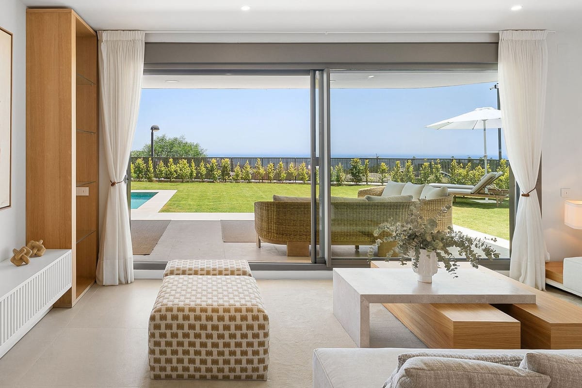 3 bedroom Apartment For Sale