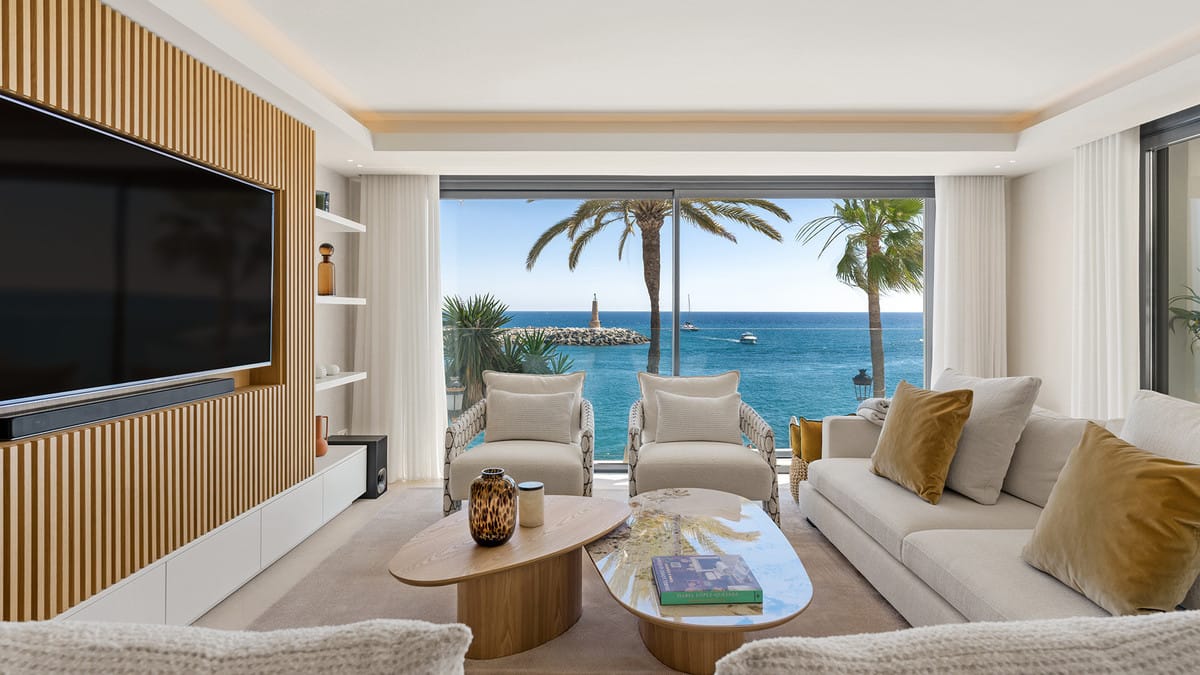 3 bedroom Apartment For Sale