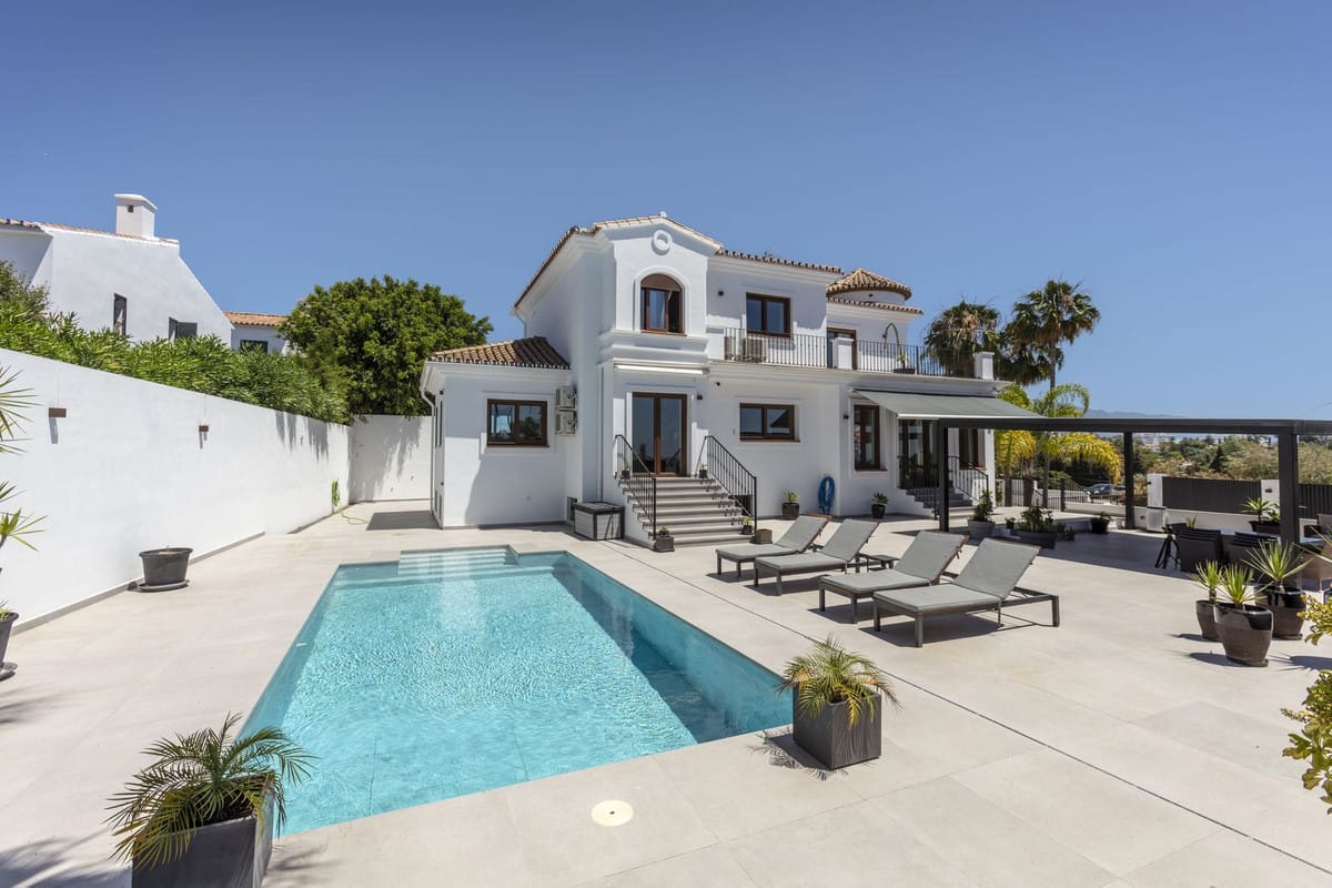 6 bedroom Villa For Sale