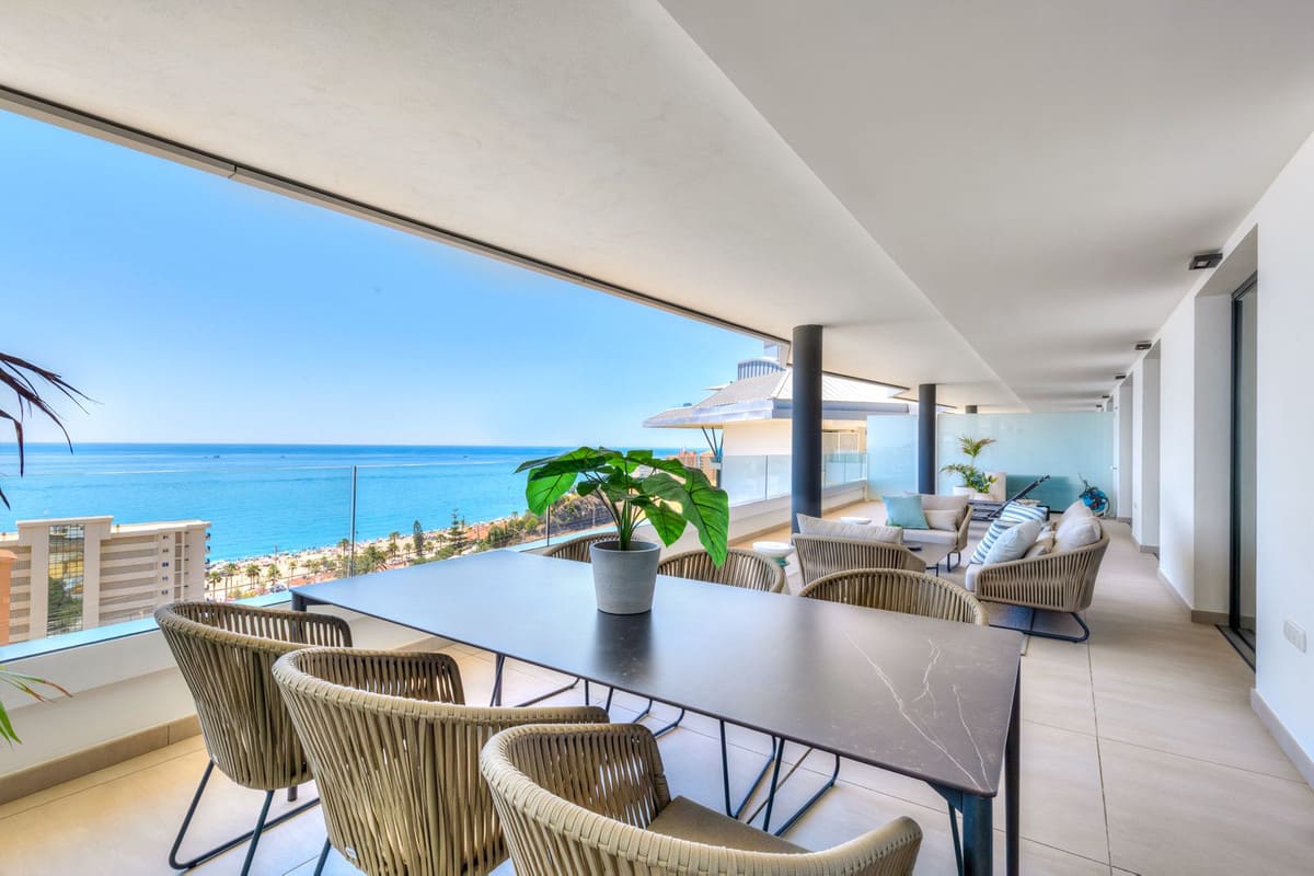 3 bedroom Apartment For Sale