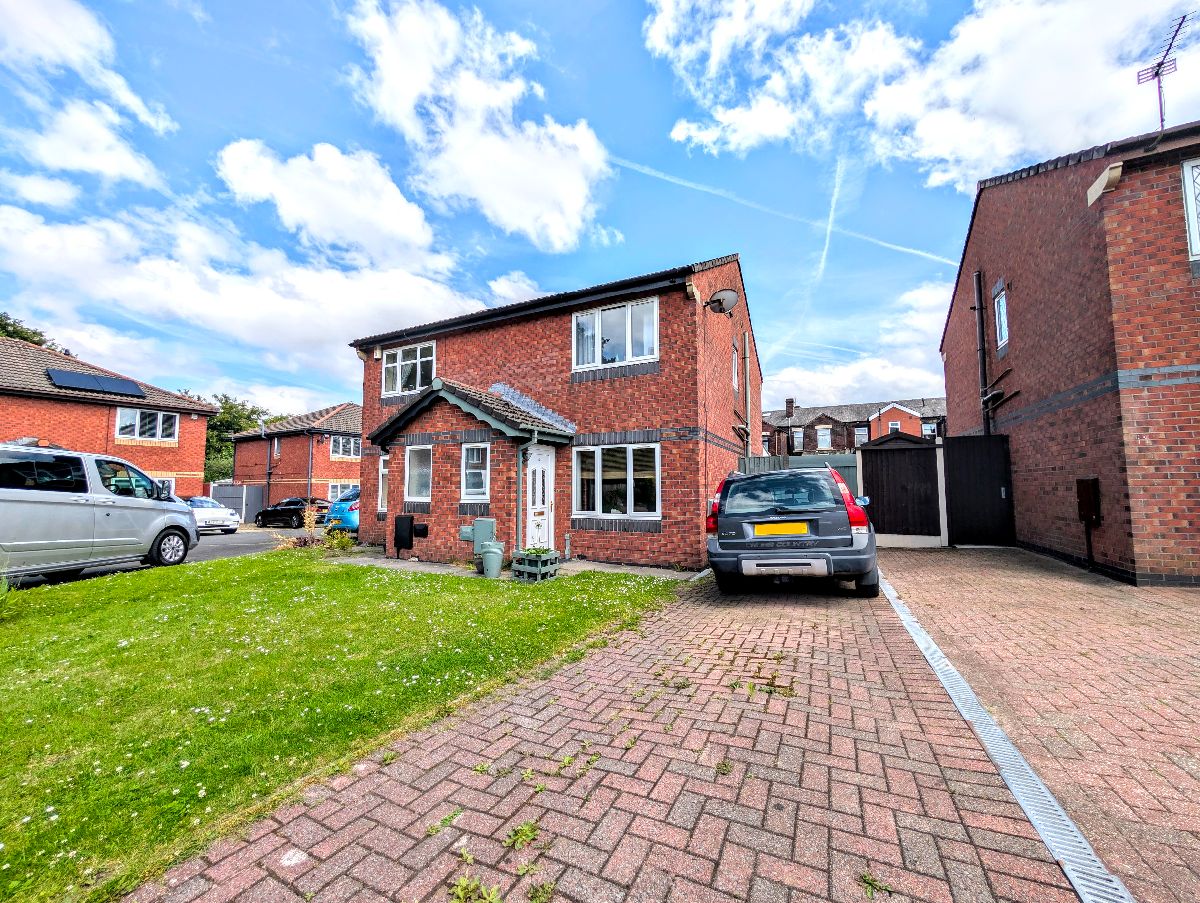 2 bedroom Semi-detached house For Sale