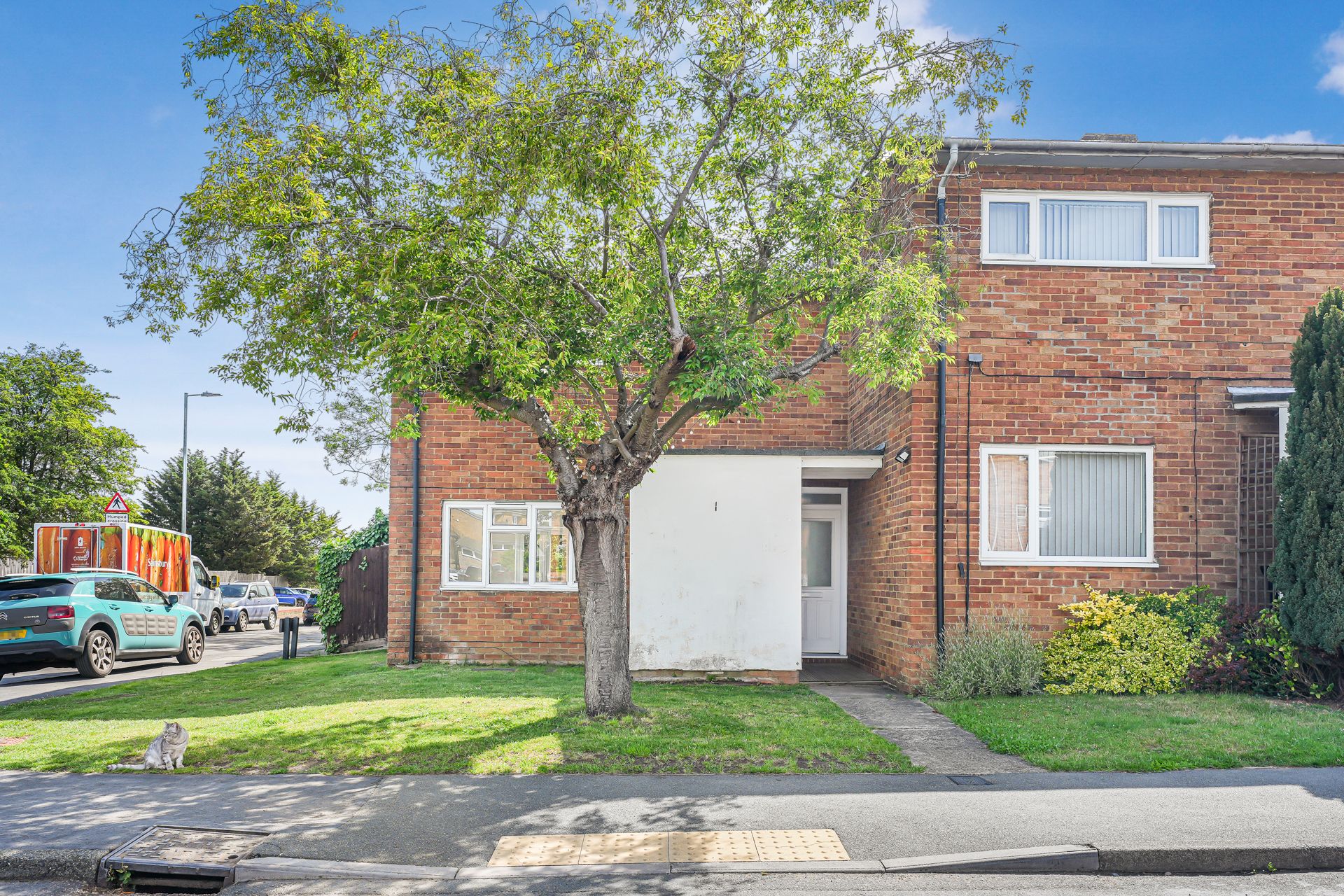 2 bedroom Terraced House To Let