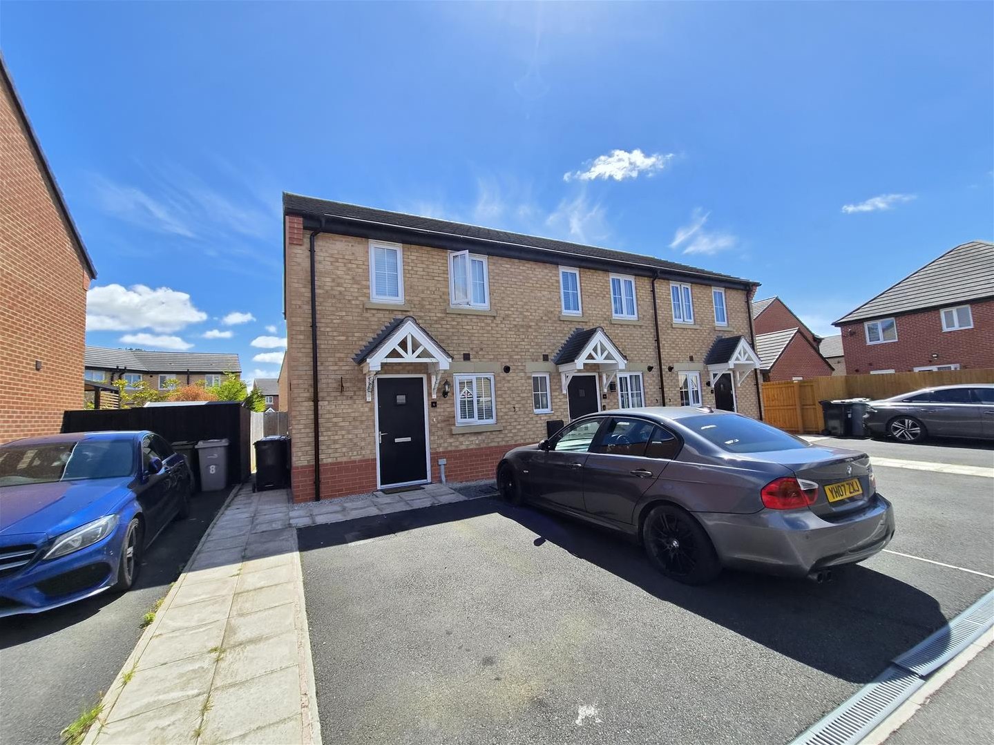 2 bedroom House (unspecified) Under Offer