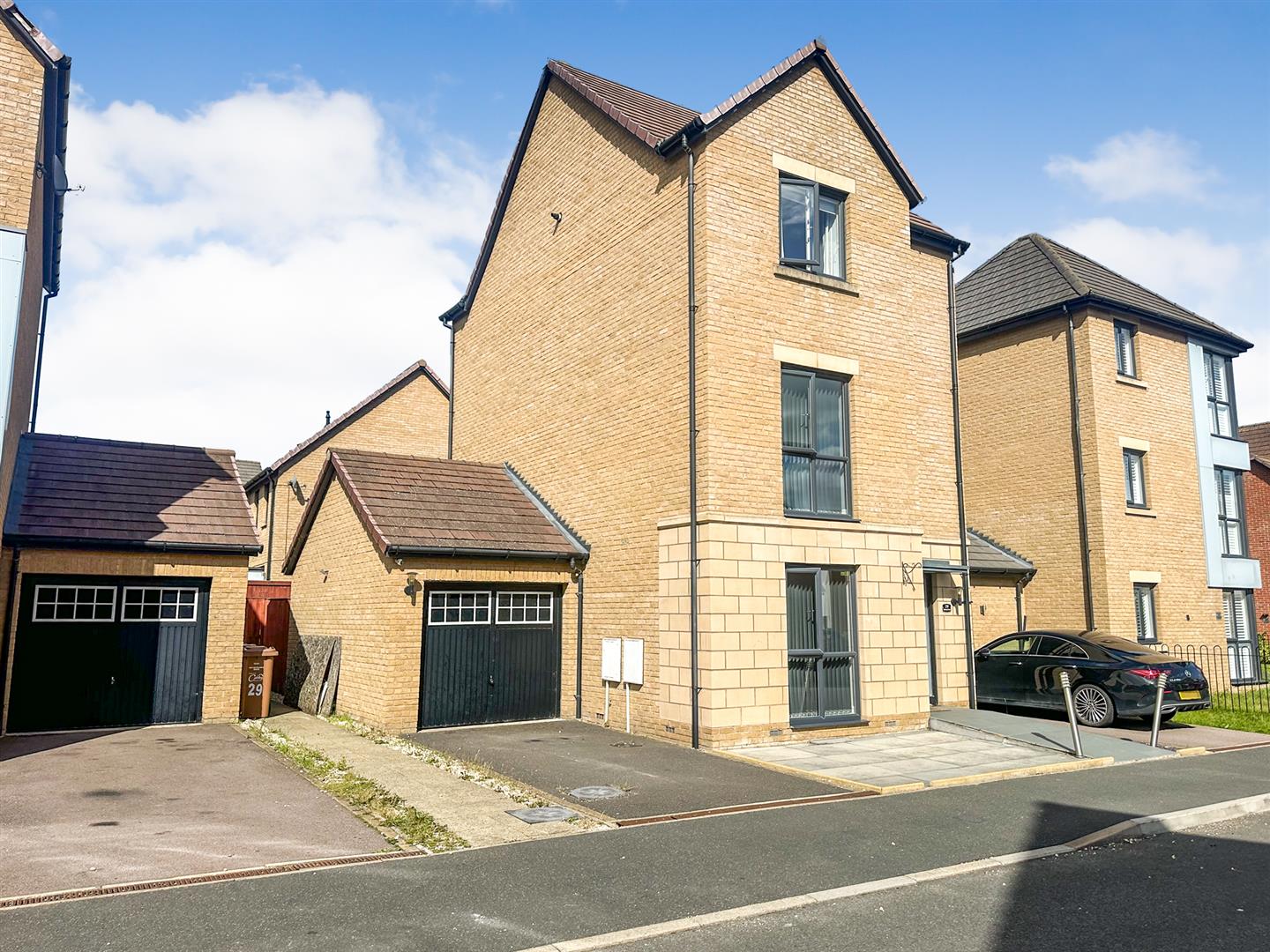 4 bedroom Detached house For Sale