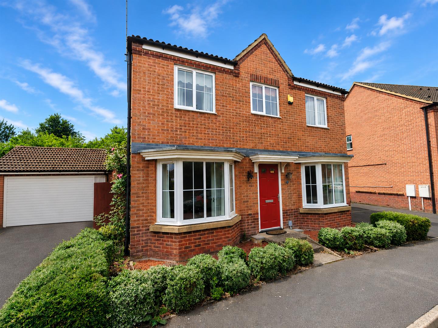 4 bedroom Detached house Under Offer